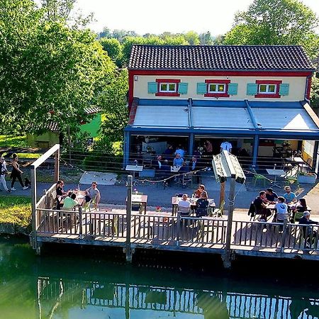 Une Bouteille Au Canal Dieupentale Exterior photo