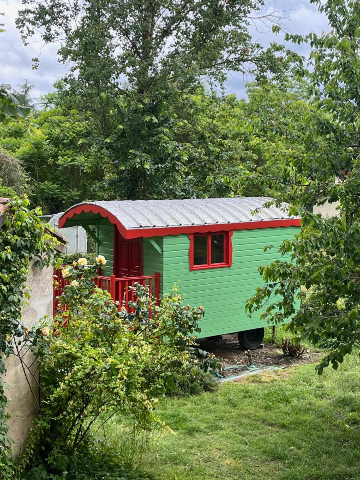 Une Bouteille Au Canal Dieupentale Exterior photo