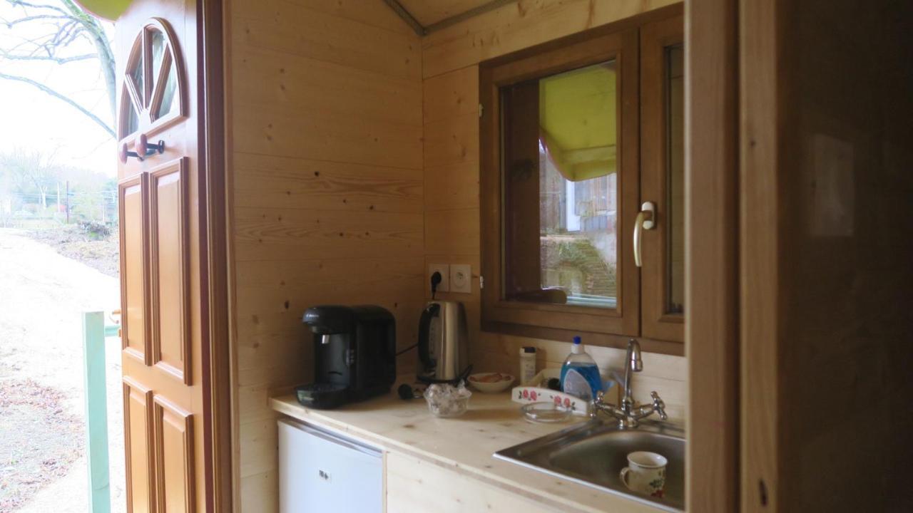 Une Bouteille Au Canal Dieupentale Exterior photo